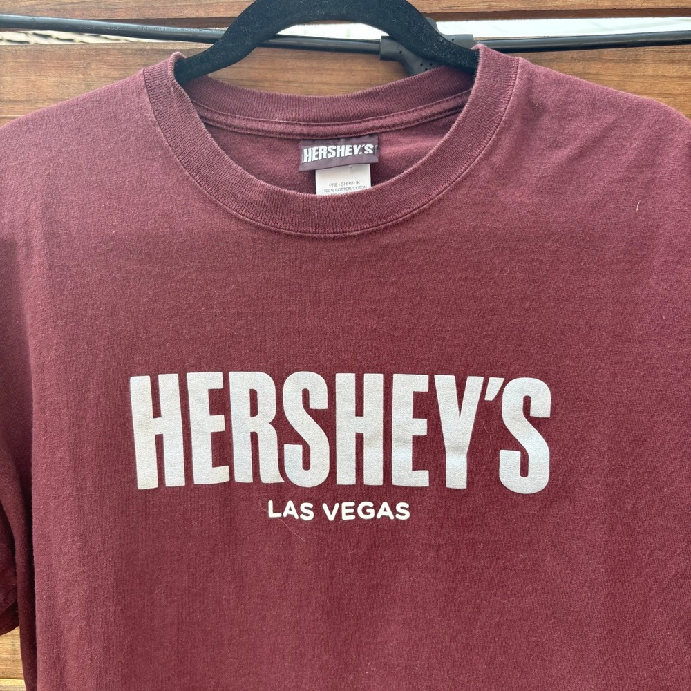 Hershey's T-Shirt Mens XL Maroon Good Used Condition Las Vegas Graphic Tee